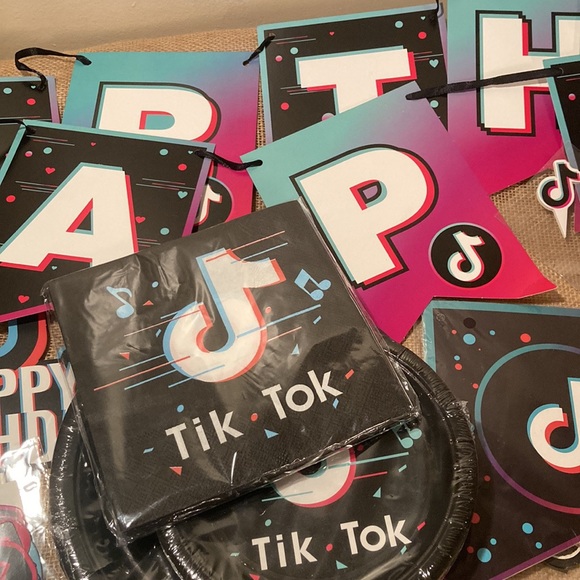 Tik Tok Birthday Party Supplies - Picture 3 of 5